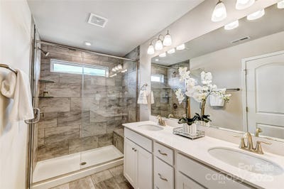 /international/us/2666-selbourne-drive-gastonia-nc-110101050290/