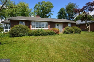 /international/us/15-e-locust-street-oxford-pa-110108218930/