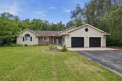 /international/us/2731-hickory-drive-plover-wi-110108979612/