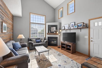 /international/us/1701-elm-street-white-bear-lake-mn-110108227243/