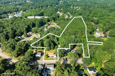 /international/us/22-oakland-cir-abington-ma-110100802581/