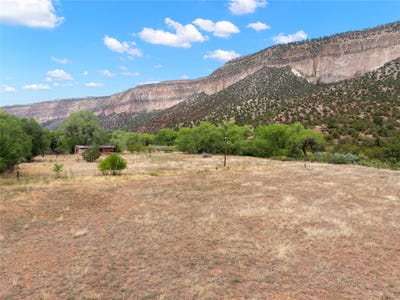 /international/us/tract-c3-lands-of-clyde-smith-jemez-springs-nm-110101257871/