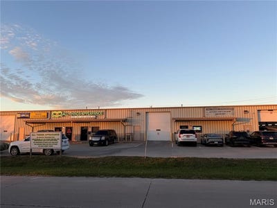 /international/us/40-freise-industrial-drive-moscow-mills-mo-110120763773/