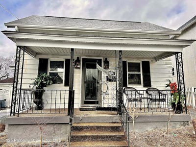 /international/us/169-e-pine-street-dunmore-pa-110108781151/