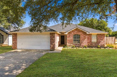 /international/us/1024-hiawatha-court-saginaw-tx-110119957422/