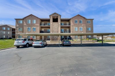 /international/us/8215-n-clear-rock-rd-eagle-mountain-ut-110106558617/