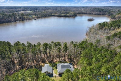 /international/us/615-sandie-point-dr-clarksville-va-110106588647/