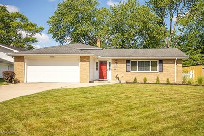 /international/us/5982-forest-ridge-drive-north-olmsted-oh-110100798945/