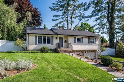 /international/us/14-clifford-drive-park-ridge-nj-110108499159/