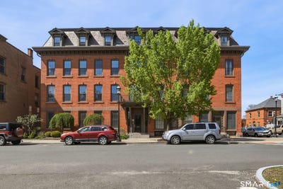 /international/us/130-main-street-canton-ct-110107720923/