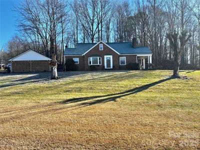 /international/us/3391-asbury-road-mount-airy-nc-110104451850/