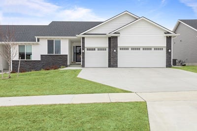 /international/us/5414-ne-briarwood-drive-ankeny-ia-110097246025/