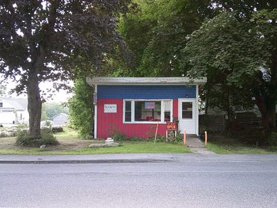 /international/us/106-pleasant-street-oxford-me-110101222414/?lang=id