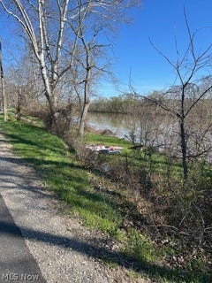 /international/us/old-river-road-philo-oh-110107314090/