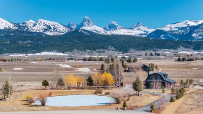/international/us/4599-surprise-valley-road-tetonia-id-110106769322/