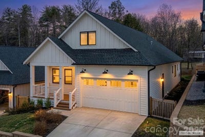/international/us/40-hidden-pond-lane-brevard-nc-110106586015/