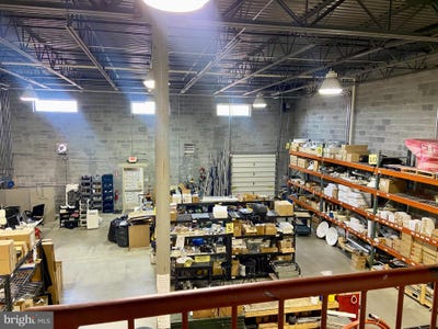 /international/us/250-airport-road-winchester-va-110093695273/