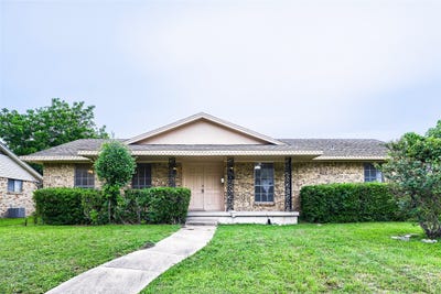 /international/us/829-poinsettia-drive-lancaster-tx-110107955334/