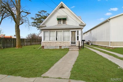 /international/us/712-w-main-street-carlinville-il-110104584156/