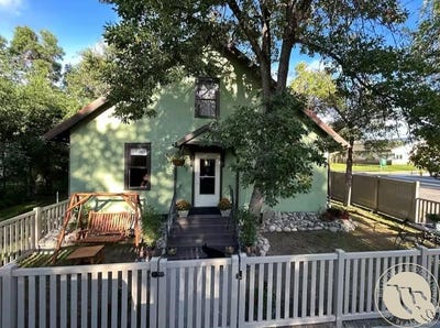 /international/us/345-n-3rd-st-columbus-mt-110103627116/