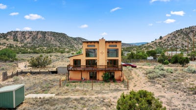/international/us/10-new-mexico-state-road-medanales-nm-110109242764/