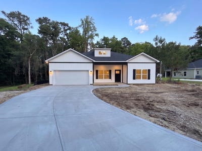 /international/us/5649-highway-668-conway-sc-110108398516/