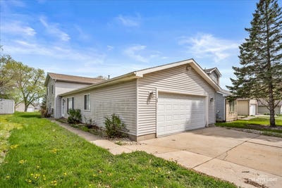 /international/us/29-elm-avenue-fox-lake-il-110107536336/