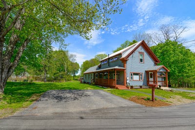 /international/us/2-plummers-landing-road-bridgton-me-110108227132/