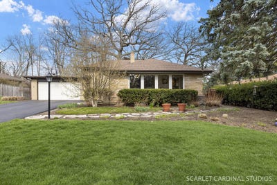 /international/us/9-notre-dame-drive-naperville-il-110107335029/