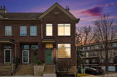 /international/us/1456-silverbrook-ridge-drive-walled-lake-mi-110107342786/