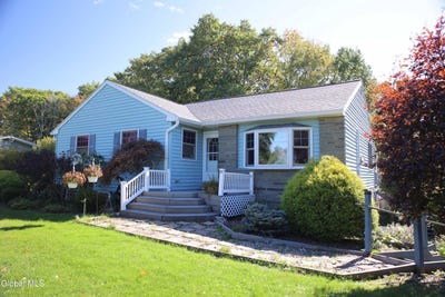 /international/us/11-breezedale-drive-averill-park-ny-110120529529/