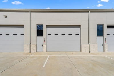 /international/us/1725-n-highway-377-roanoke-tx-110106540575/