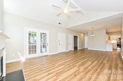 /international/us/8348-highland-glen-drive-charlotte-nc-110106296286/