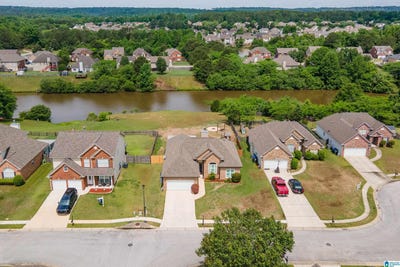 /international/us/316-stonecreek-circle-helena-al-110107783244/
