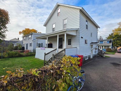 /international/us/12-14-whitney-street-winooski-vt-110103423617/