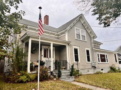 /international/us/580-pine-st-fall-river-ma-110120772343/