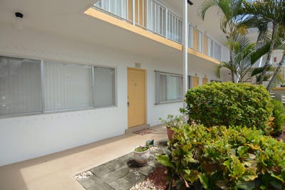 /international/us/3120-lake-osborne-drive-lake-worth-beach-fl-110101151223/