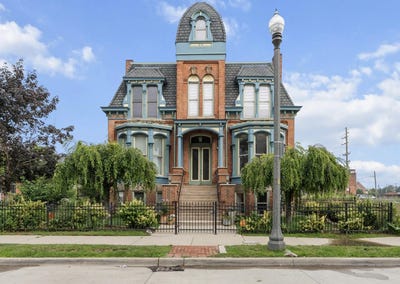 /international/us/291-edmund-place-detroit-mi-110101192172/