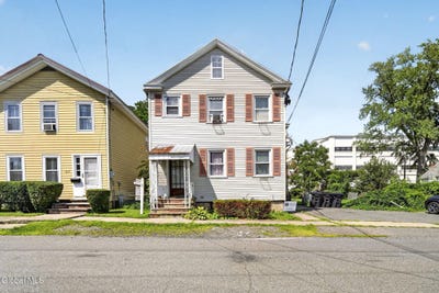 /international/us/411-9th-street-watervliet-ny-110109737791/