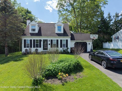 /international/us/27-ridge-road-ravena-ny-110108177193/