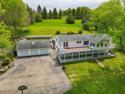 /international/us/w8919-ripley-road-cambridge-wi-110107858380/