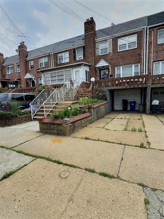 /international/us/147-25-brookville-boulevard-rosedale-ny-110109305147/