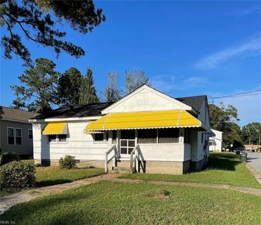 /international/us/415-hogart-street-franklin-va-110108536057/