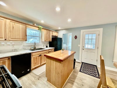 /international/us/617-lake-ave-s-crandon-wi-110105237456/