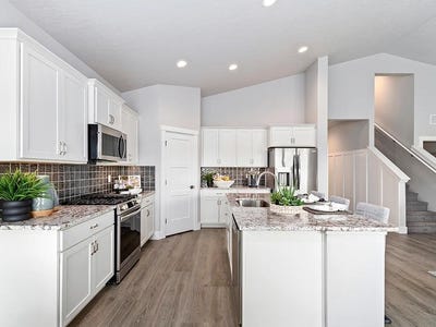 /international/us/sw-silverstone-ave-mountain-home-id-110097199217/