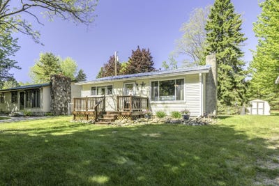 /international/us/4300-n-grandview-drive-deckerville-mi-110108584076/