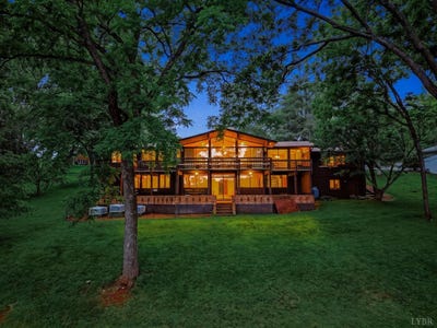 /international/us/305-lake-ridge-drive-forest-va-110108393998/