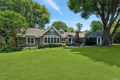 /international/us/695-main-street-westhampton-beach-ny-110104998283/