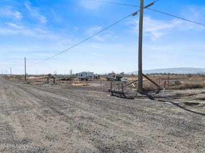 /international/us/6500-s-us-highway-95a-lot-6500-us-hwy-95a-s-silver-springs-nv-silver-springs-nv-110110367363/