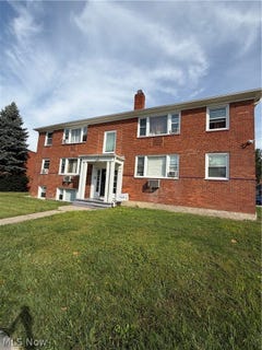 /international/us/2443-noble-road-cleveland-heights-oh-110120575976/